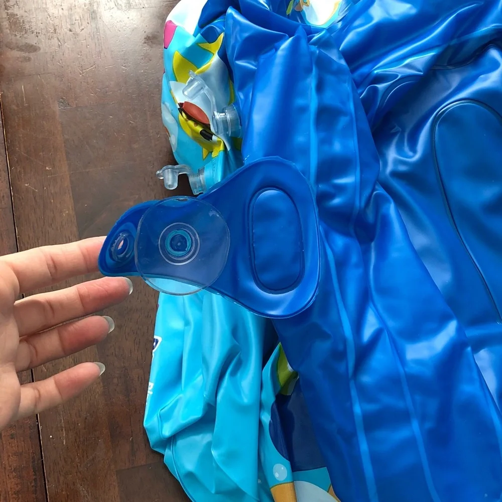 🥧 Baby Shark Inflatable Tub